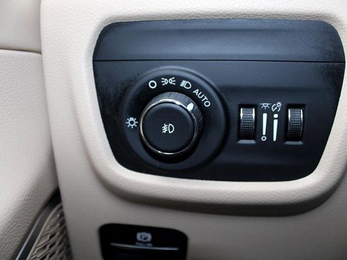 Used 2021 Jeep Grand Cherokee L Limited image 17