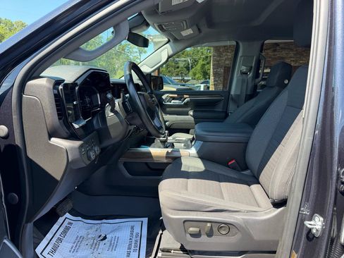 Used 2023 Chevrolet Silverado 1500 RST AWD/4WD image 9