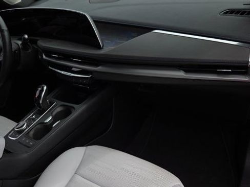Used 2025 Cadillac XT4 Sport FWD image 16