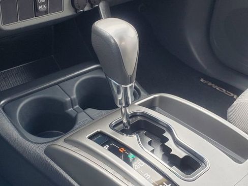 Used 2014 Toyota Tacoma PreRunner w/ SR5 Package image 22