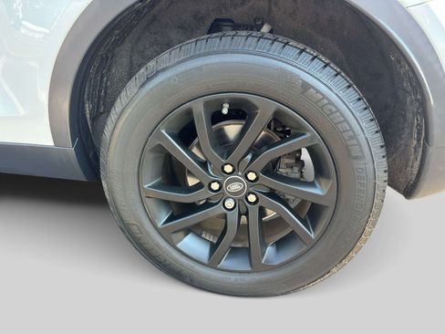 Used 2017 Land Rover Discovery Sport SE AWD/4WD image 8