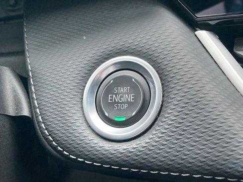 Used 2025 Chevrolet Equinox LT w/ Convenience Package II FWD image 20