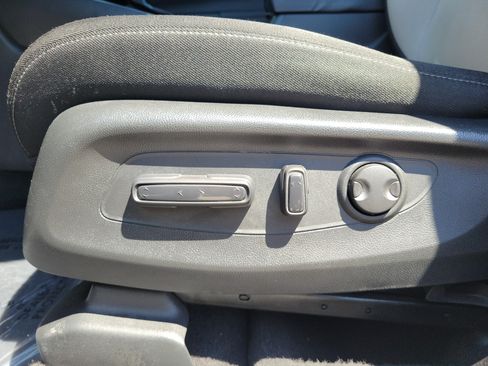 Used 2025 Honda CR-V EX image 17