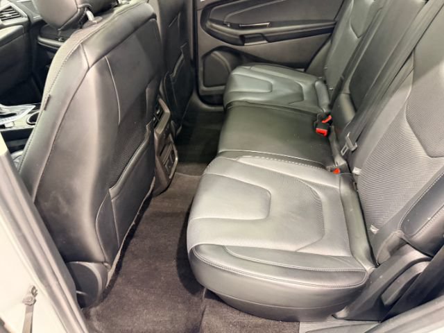 Used 2018 Ford Edge Titanium w/ Equipment Group 301A AWD/4WD image 16