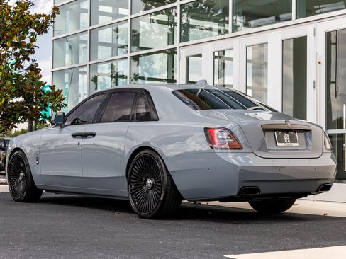 Used 2023 Rolls-Royce Ghost Black Badge w/ Black Badge Ghost Package AWD/4WD image 9