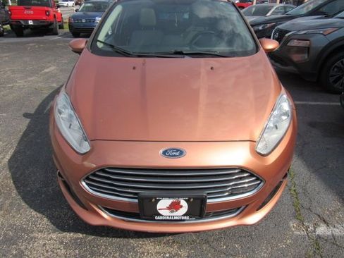 Used 2017 Ford Fiesta Titanium image 2