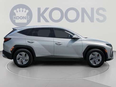 New 2026 Hyundai Tucson Blue SE FWD image 10