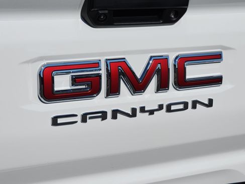New 2026 GMC Canyon Elevation w/ Convenience Package image 12