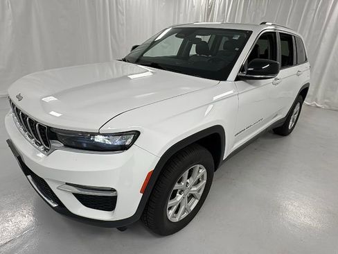 Used 2024 Jeep Grand Cherokee Limited image 7