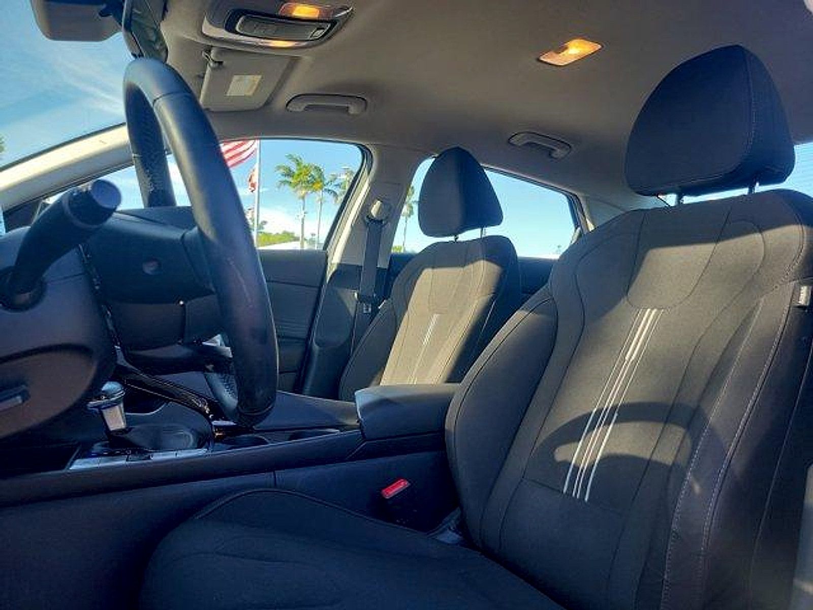 Used 2022 Hyundai Elantra SEL w/ Convenience Package FWD image 20