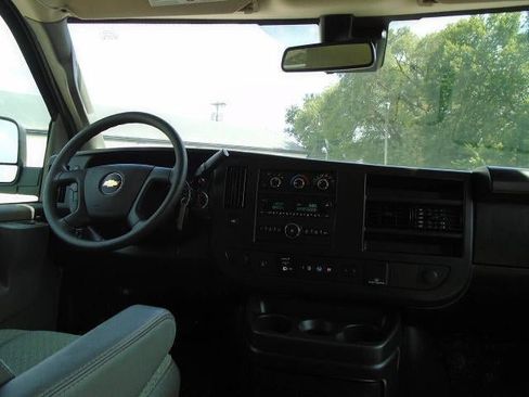 Used 2025 Chevrolet Express 3500 LT w/ LT Preferred Equipment Group RWD image 15