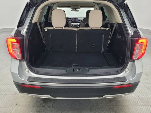 Used 2021 Ford Explorer XLT w/ Equipment Group 202A image 29