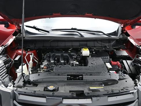 Used 2024 Nissan Pathfinder SV w/ Lighting Package (N92) FWD image 5