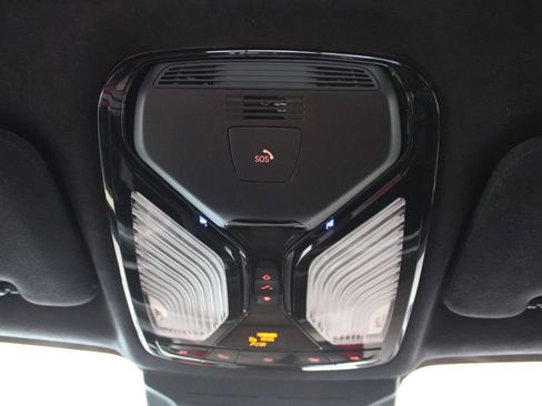 Used 2024 BMW X7 xDrive40i w/ M Sport Package image 33