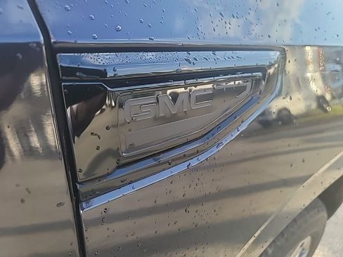 Used 2023 GMC Yukon Denali Ultimate image 11