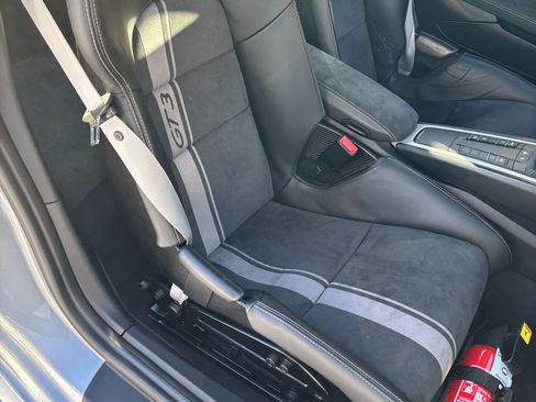 Used 2018 Porsche 911 GT3 image 9