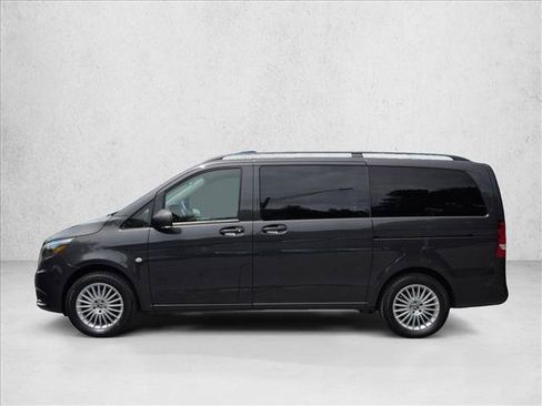 Used 2023 Mercedes-Benz Metris Passenger image 9