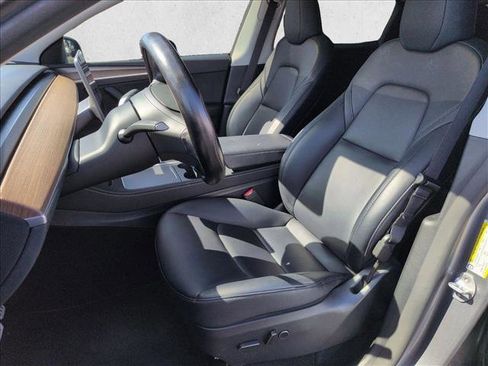 Used 2024 Tesla Model Y Performance image 12