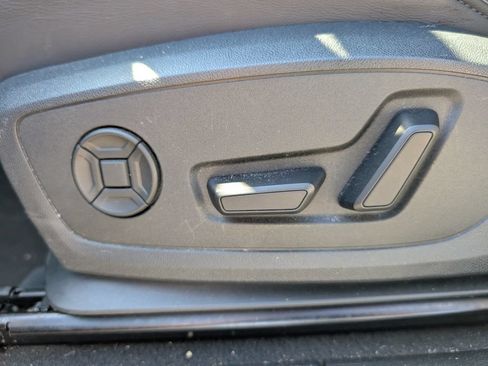 Used 2025 Audi Q3 2.0T Premium AWD/4WD image 16