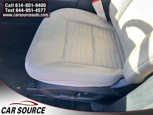 Used 2020 Ford Explorer XLT w/ Comfort Package image 11