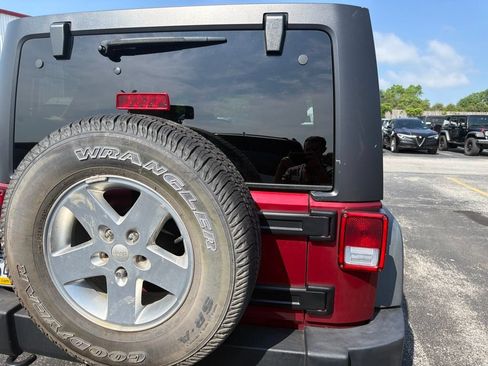 Used 2012 Jeep Wrangler Unlimited Sport AWD/4WD image 5