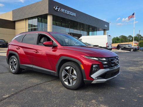 Used 2025 Hyundai Tucson SEL FWD image 1