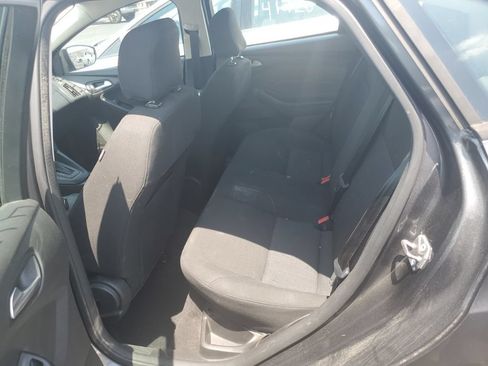 Used 2017 Ford Focus SE FWD image 5