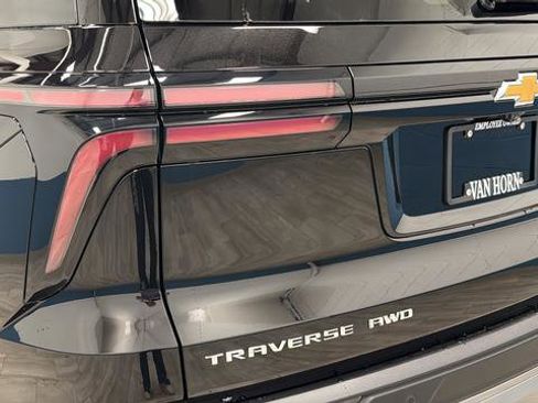 New 2026 Chevrolet Traverse LT w/ Driver Confidence Package AWD/4WD image 39
