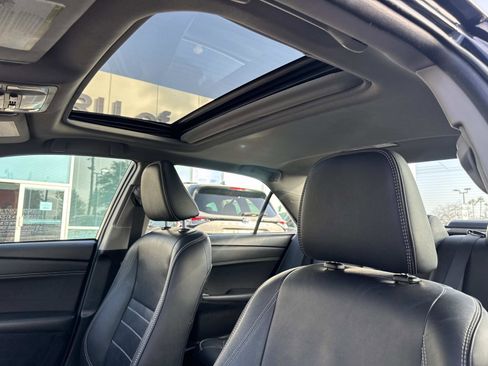 Used 2017 Toyota Camry XLE image 15