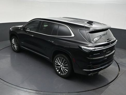 Used 2025 Buick Enclave Avenir w/ Trailering Package, 5000 lbs. FWD image 19