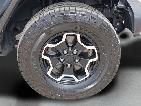 Used 2023 Jeep Gladiator Rubicon w/ LED Lighting Group AWD/4WD image 30