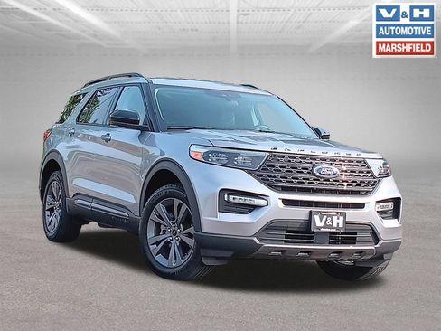 Used 2023 Ford Explorer XLT w/ Equipment Group 202A AWD/4WD image 1