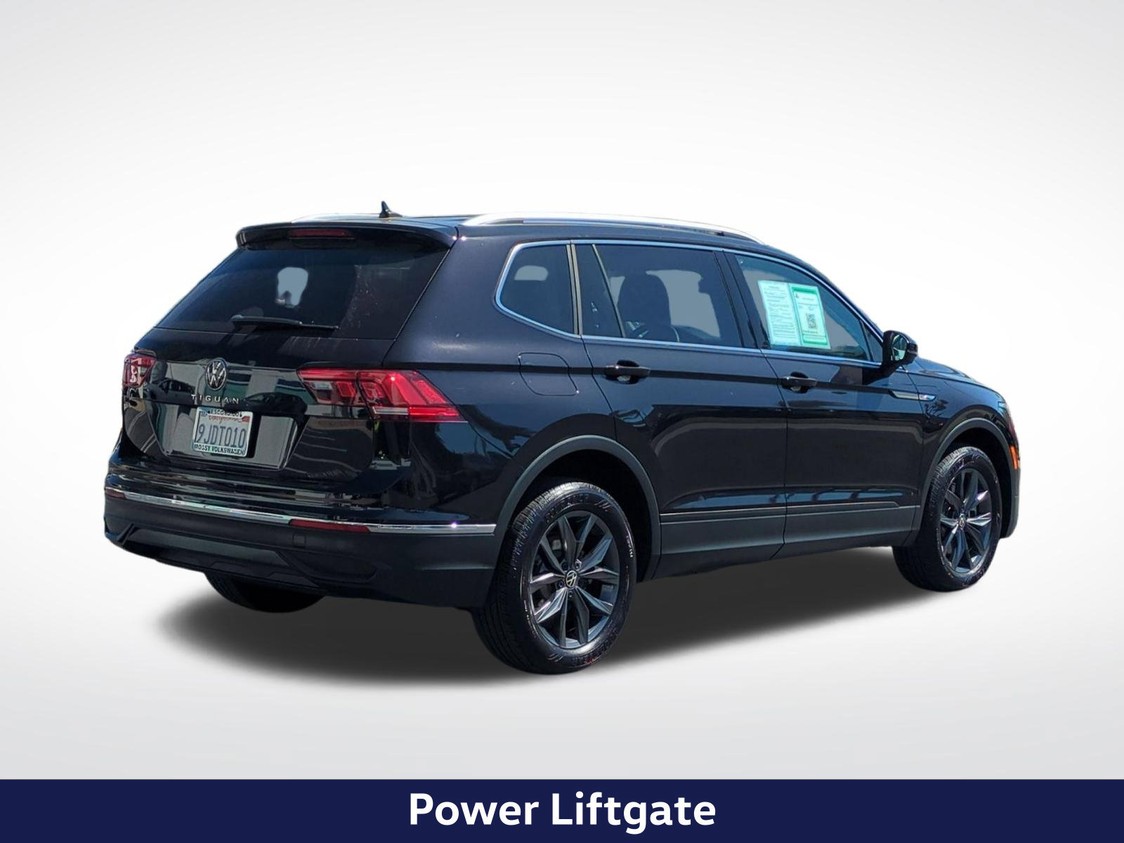 Used 2023 Volkswagen Tiguan SE FWD image 9