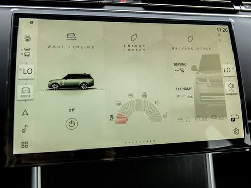 New 2026 Land Rover Range Rover Long Wheelbase SE AWD/4WD image 40
