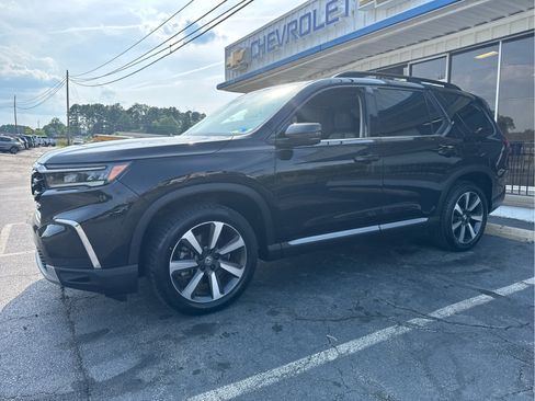 Used 2024 Honda Pilot Touring image 6