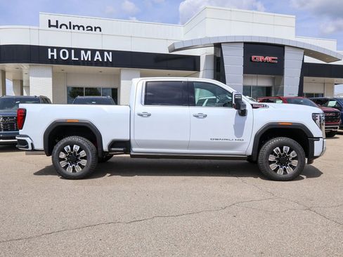 New 2026 GMC Sierra 3500 Denali w/ Denali Reserve Package image 2