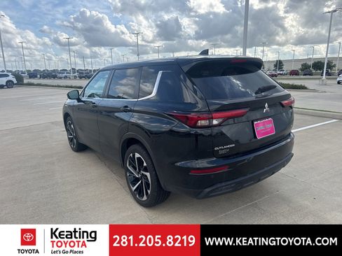 Used 2024 Mitsubishi Outlander SE Black Edition image 5