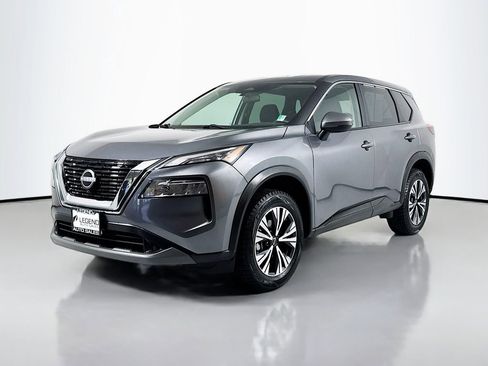 Used 2022 Nissan Rogue SV image 1