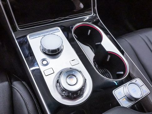 Certified 2025 Genesis GV80 2.5T Standard image 17