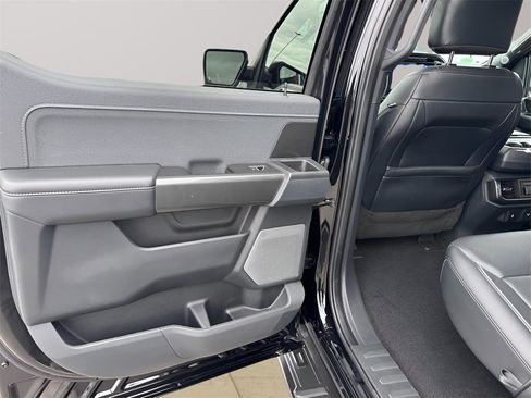 Used 2022 Ford F150 Lariat w/ Equipment Group 502A High image 35