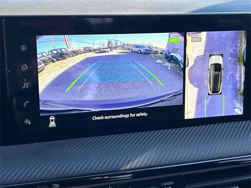 Used 2025 Nissan Kicks SR w/ SR Premium Package image 32