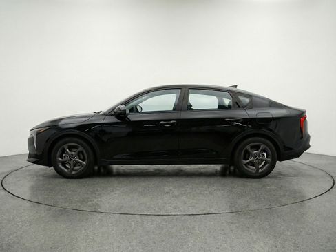 Used 2025 Kia K4 LXS image 5