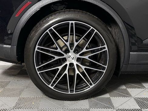 New 2025 Porsche Macan Electric image 13