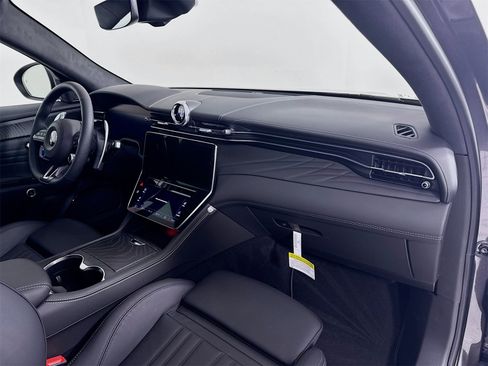 New 2025 Maserati Grecale GT image 29