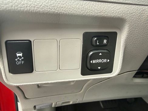 Used 2011 Toyota Corolla LE image 12