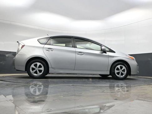 Used 2015 Toyota Prius Two image 31