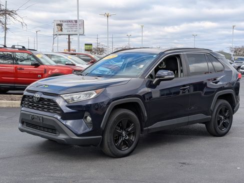 Used 2020 Toyota RAV4 XLE w/ All Weather Liner Package image 4