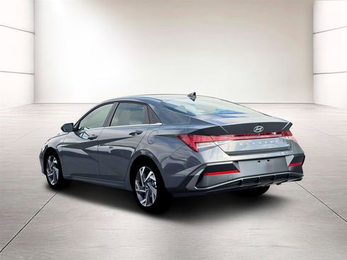 New 2026 Hyundai Elantra Limited image 5