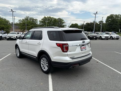 Certified 2018 Ford Explorer XLT w/ Equipment Group 202A AWD/4WD image 5