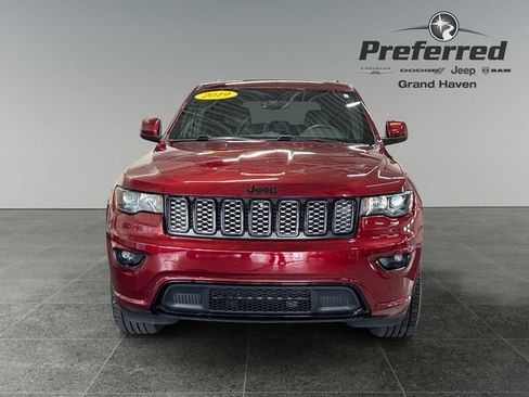 Used 2019 Jeep Grand Cherokee Altitude AWD/4WD image 12